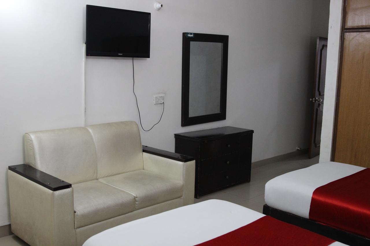 Tourist Inn Hotel Lahore Exterior photo